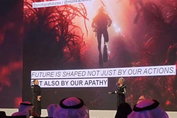 الدكتورة بنان الكفري شاركت في قمة المعرفة 24 في دبي