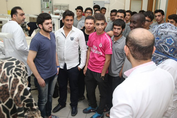 جامعة عجمان تستقبل طلاب وطالبات مدرسة أبو عبيدة