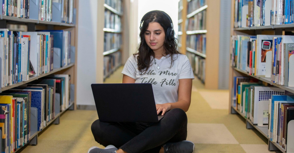 جامعة عجمان تنضم إلى أكاديمية أمازون ويب سيرفيسز (AWS Academy) لتزويد الطلبة بمهارات الحوسبة السحابية