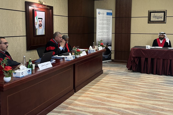 سعيد القحطاني يناقش أطروحة الماجستير في كلية القانون بجامعة عجمان