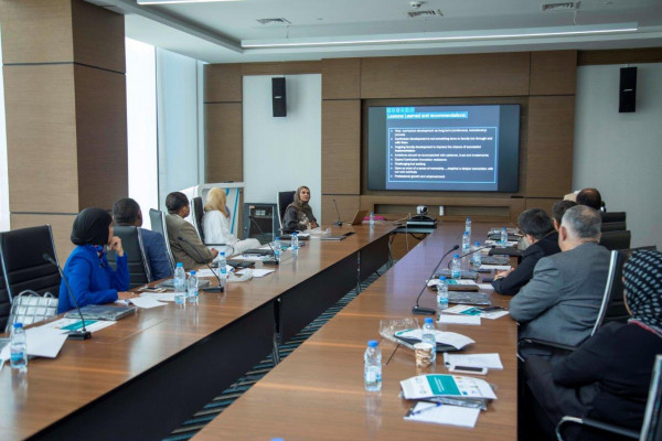 خبراء وأكاديميون يدعون إلى ضرورة تطوير المناهج في كليات طب الأسنان والصيدلة