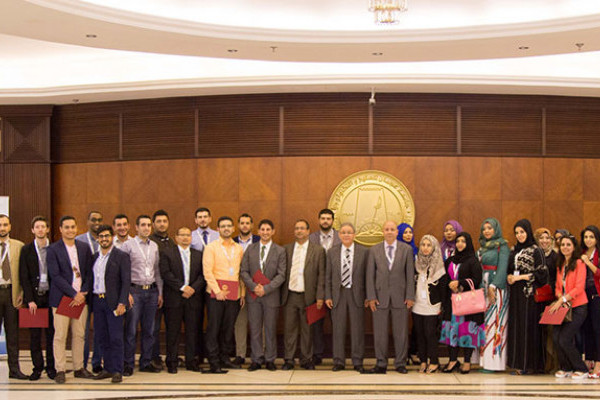 جامعة عجمان تنظم يوما للإرشاد المهني لكلية طب الأسنان