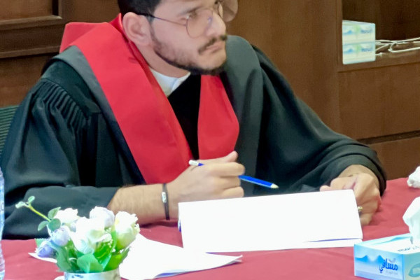 مناقشة رسالة ماجستير حول دور الربوت في إبرام العقود