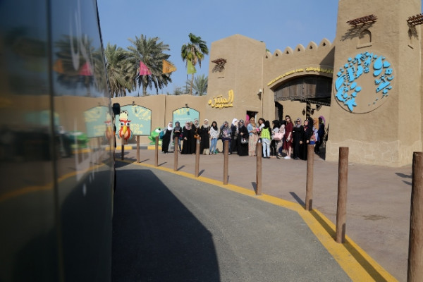 رحلة للطالبات إلى حديقة الألعاب المائية في الشارقة