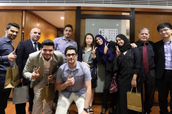 بحث التعاون الثقافي بين الجامعة والقنصلية الكورية