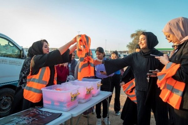 Ajman University female residents Volunteer in “Clean the Land” to support environmental sustainability. _2
