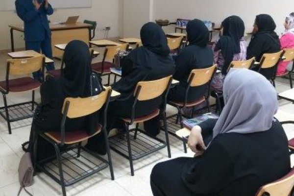 جامعة عجمان توعّي الطالبات بأهمية الفحص الطبي قبل الزواج