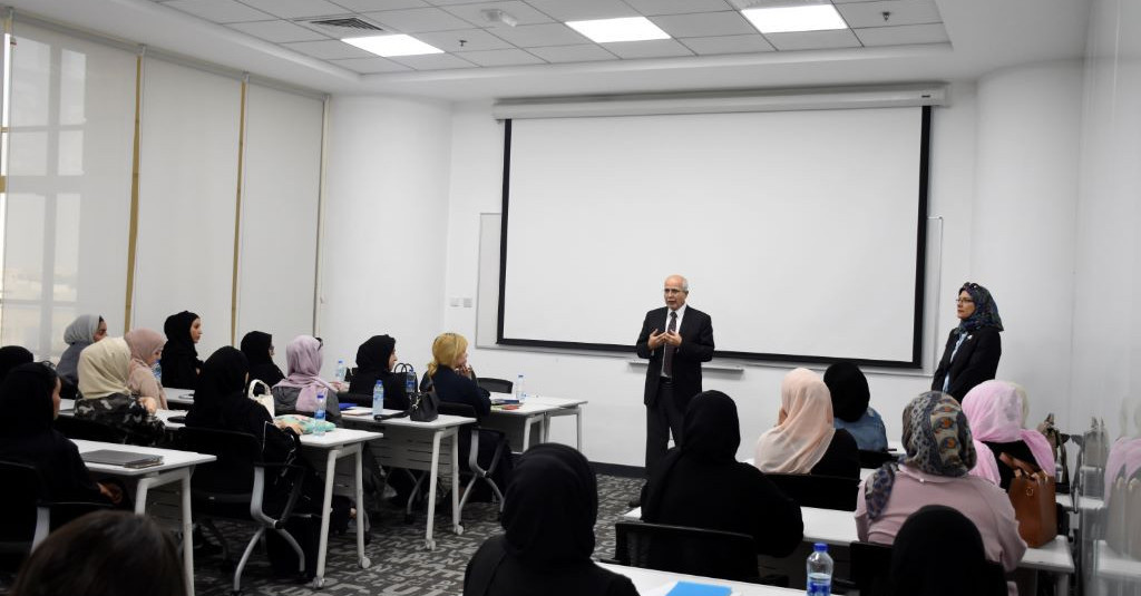 Dean Holds Meeting with the Students of Psychology Department.