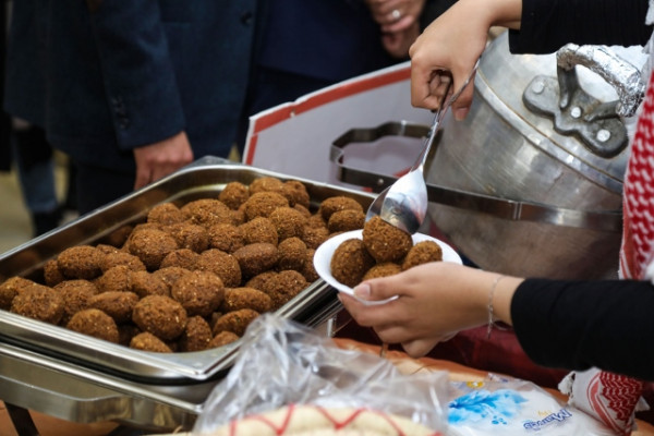 30 جالية تشارك بأطباقها في احتفالات الجامعة بعامها الـ 30