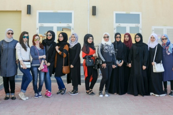 طلبة الجامعة يشاركون في تنظيم طواف دبي