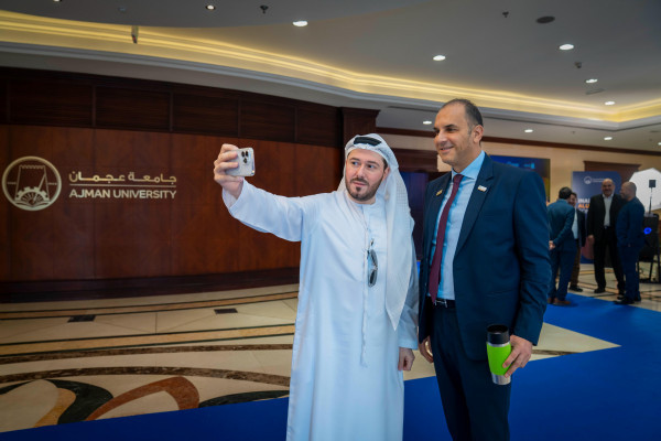 تحت رعاية سمو الشيخ عمار بن حميد النعيمي مؤتمر خريجي جامعة عجمان الأول يفتح آفاق الشراكة ويُرسّخ دور الخريجين في خدمة المجتمع