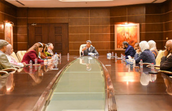 كلية الإعلام تعقد اجتماعًا ترحيبيًا بأعضاء هيئة التدريس للفصل الدراسي الثاني 2025-2026