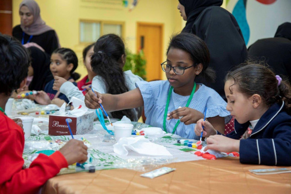 طلبة جامعة عجمان يحتفلون بالأيتام