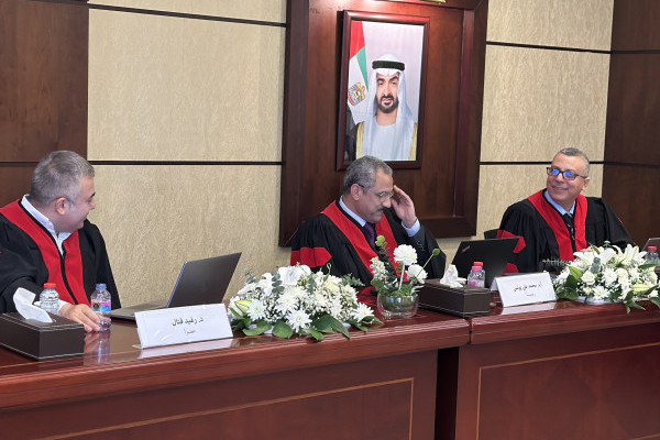 الطالبة عهود الشحي تناقش أطروحتها للماجستير حول المسؤولية المدنية غير التعاقدية الناشئة عن الأنشطة الفضائية