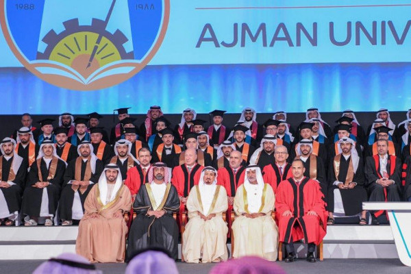 حاكم عجمان يشهد حفل تخريج الفوج الأول من دفعة 2020 في جامعة عجمان