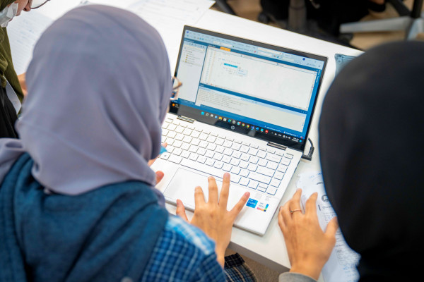 Ajman University Students Prove their Coding Expertise in “Coding Battle” Competition Sponsored by ThingLogix