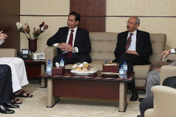 جامعة عجمان توقع اتفاقية تعاون مع كلية المدينة الجامعية بعجمان