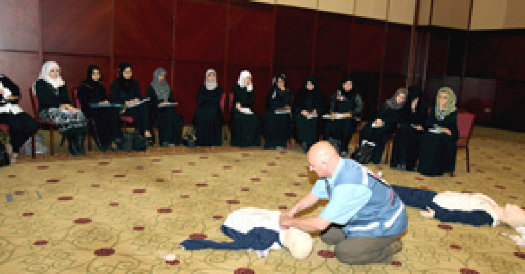 دورة في الإسعافات الأولية لطلبة جامعة عجمان