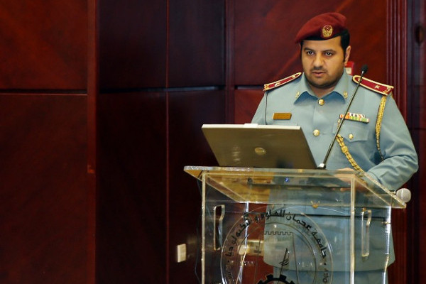 شرطة عجمان تنظم دورة في اللغة الإنجليزية بالتعاون مع جامعة عجمان