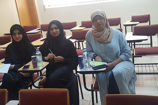 AU Students Brainstorms Revamp of Emirates Post Portal