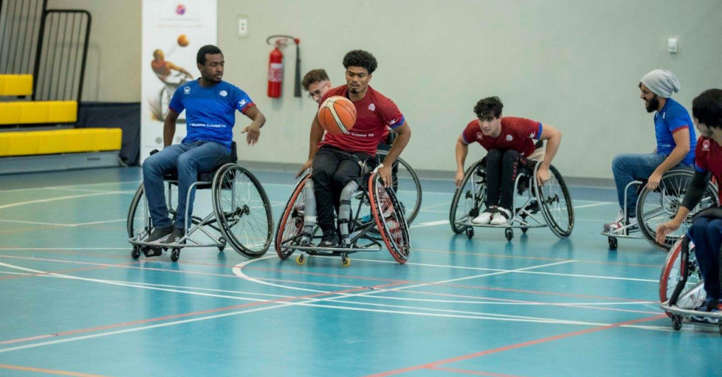 جامعة عجمان تستضيف مباراة كرة سلة لأصحاب الهمم