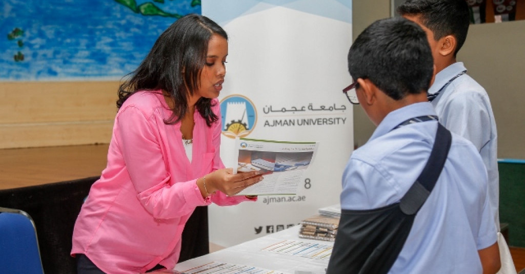AU Student Recruitment Team Participates in School Fairs