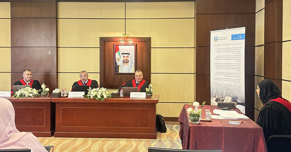 الطالبة عهود الشحي تناقش أطروحتها للماجستير حول المسؤولية المدنية غير التعاقدية الناشئة عن الأنشطة الفضائية