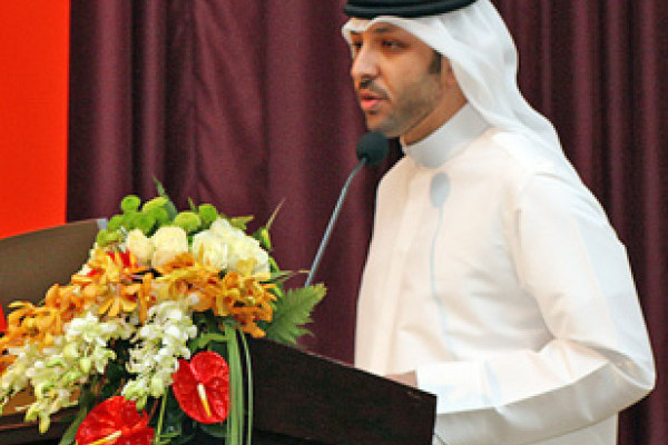 سمو الشيخ عمار النعيمي يفتتح مؤتمر المرأة والتعليم الإلكتروني بجامعة عجمان