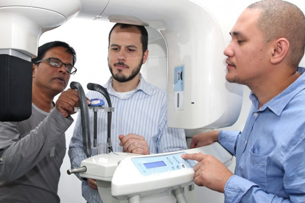 دورة تدريبية على تقنيات حديثة في طب الأسنان بجامعة عجمان