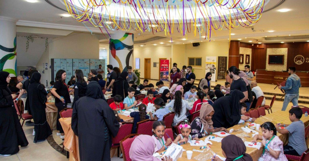 طلبة جامعة عجمان يحتفلون بالأيتام