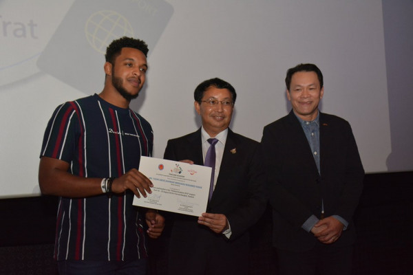 Ajman University Wins First and Second Places in “Thailand Academy 2019”