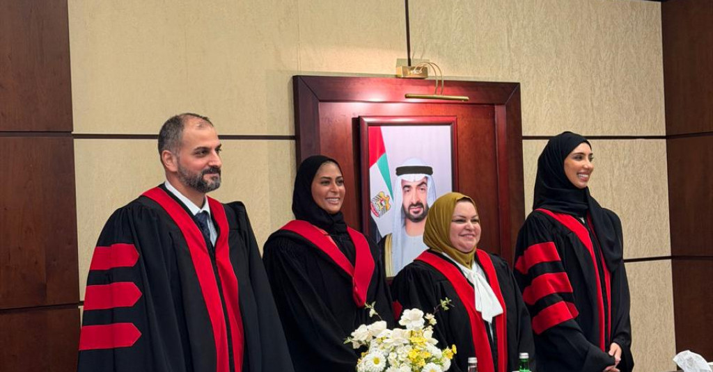 مناقشة أطروحة الماجستير للطالبة فاطمة أحمد سعيد في كلية القانون بجامعة عجمان