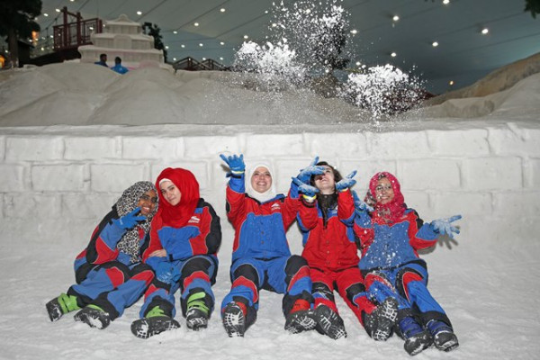 يوم ترفيهي للطالبات في سكي دبي