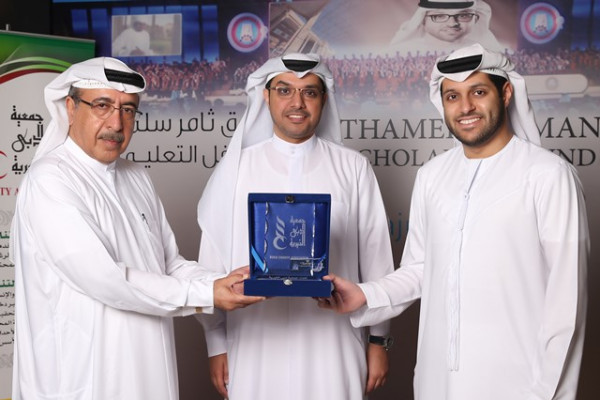 جمعية دبي الخيرية تساهم بـ 382600 درهم لدعم صندوق ثامر