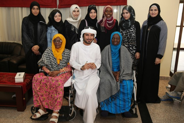 جمعية خريجي جامعة عجمان تزور مركز رعاية كبار السن في عجمان