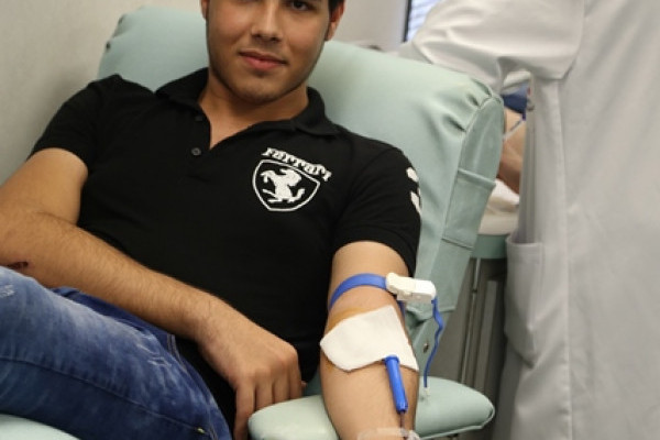 جامعة عجمان تطلق حملة للتبرع بالدم