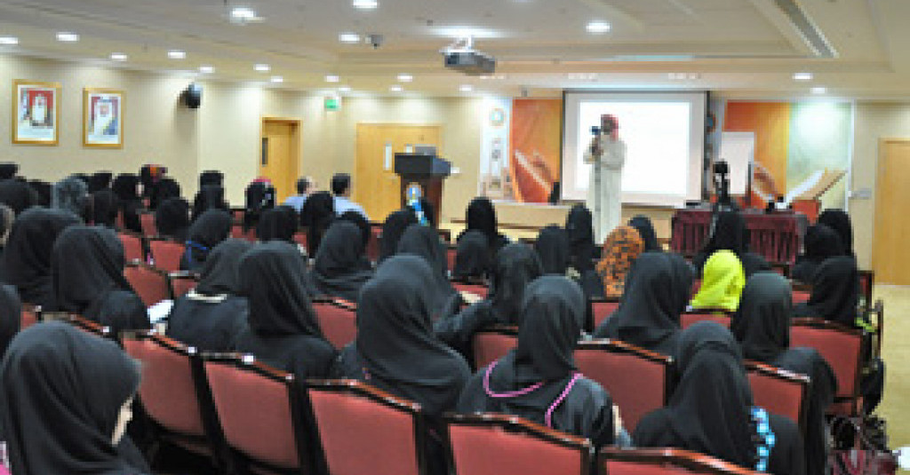 جامعة عجمان بالفجيرة تنظم ورشة في التصوير الضوئي 
