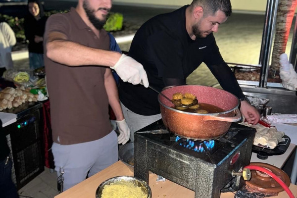 Shawarma, Chill & Win