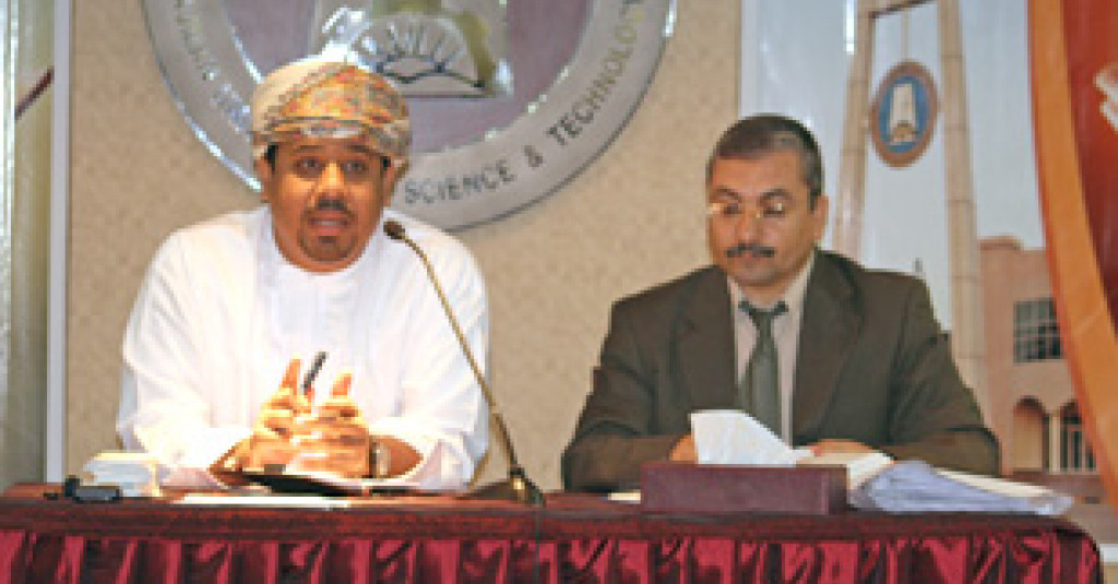 الملحق الثقافي العماني يزور عمانيي جامعة عجمان بالفجيرة