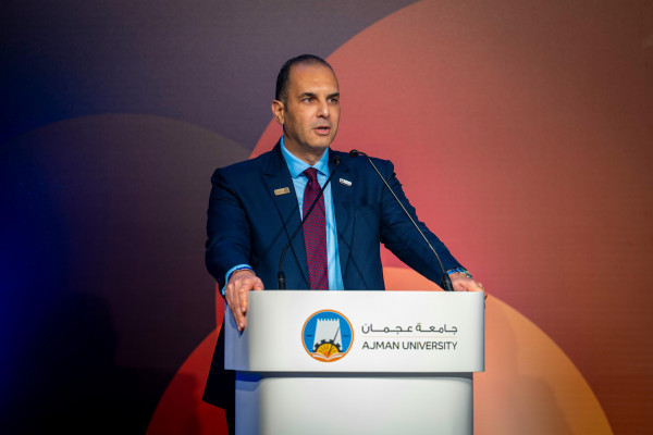 تحت رعاية سمو الشيخ عمار بن حميد النعيمي مؤتمر خريجي جامعة عجمان الأول يفتح آفاق الشراكة ويُرسّخ دور الخريجين في خدمة المجتمع