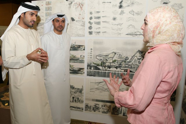 Rashed Alnuaimi views graduation projects of Engineering Students at Ajman University
