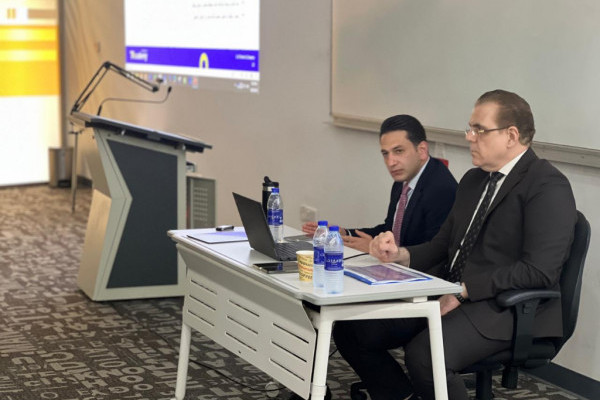 كلية القانون تنظّم محاضرات تدريبية بالتعاون مع التميمي ومشاركوه استعدادًا لمسابقة المحكمة الصورية