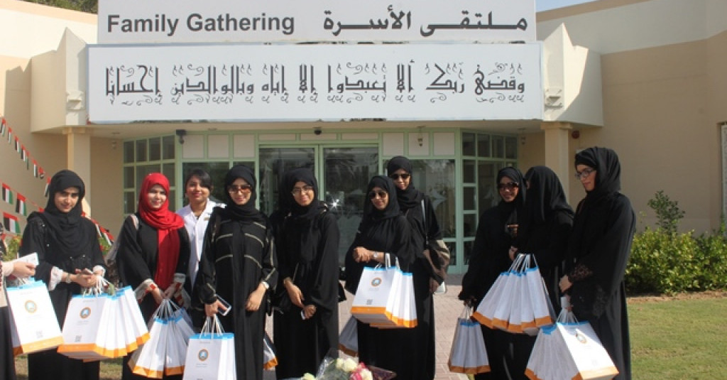 طالبات جامعة عجمان يزرن دار رعاية كبار السن في دبي