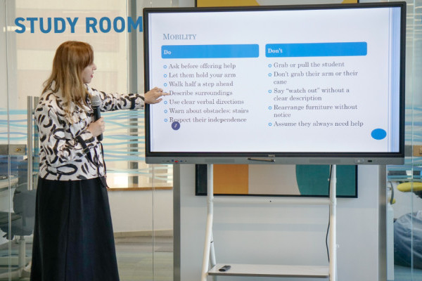 Learning Without Limits: Empowering Peer Tutors for Diverse Abilities _8