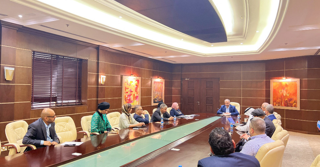 اجتماع عميد كلية القانون مع أعضاء هيئة التدريس