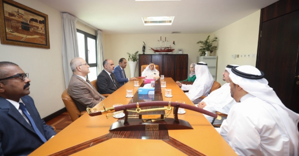 AU Delegates visit Juma Al Majid Center
