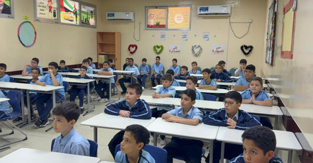 نادي علم الأمراض ينظّم ورشة توعوية في مدرسة الحكمة الخاصة بمناسبة اليوم العالمي للإنتان