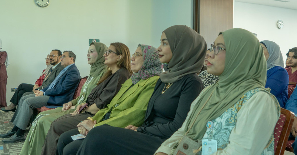 المعلمون الأقران يتصدرون حفل تكريم أبطال مركز النجاح الطلابي