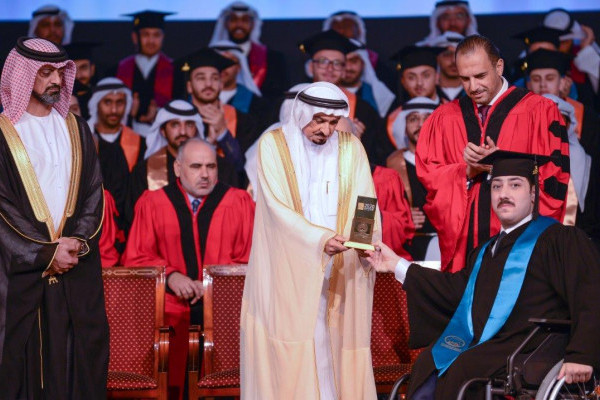 حاكم عجمان يشهد حفل تخريج الفوج الأول من دفعة 2020 في جامعة عجمان