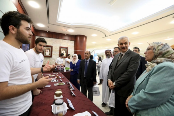 حملة توعوية بالمضادات الحيوية في الجامعة